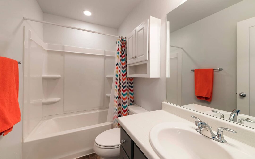 What Is The Best Cleaner for a Fiberglass Shower?