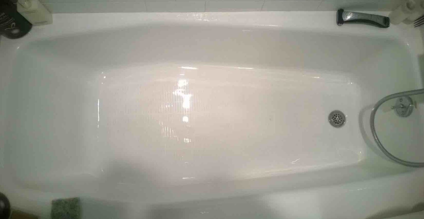 Commercial bathtub surface after ROG3 corrective restoration service